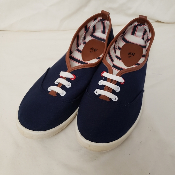 H&M Blue Womens lightweight Slip on Flats Size 40 - Picture 1 of 4
